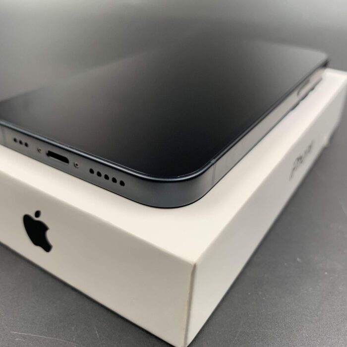 iPhone 13 128GB Midnight - Image 6