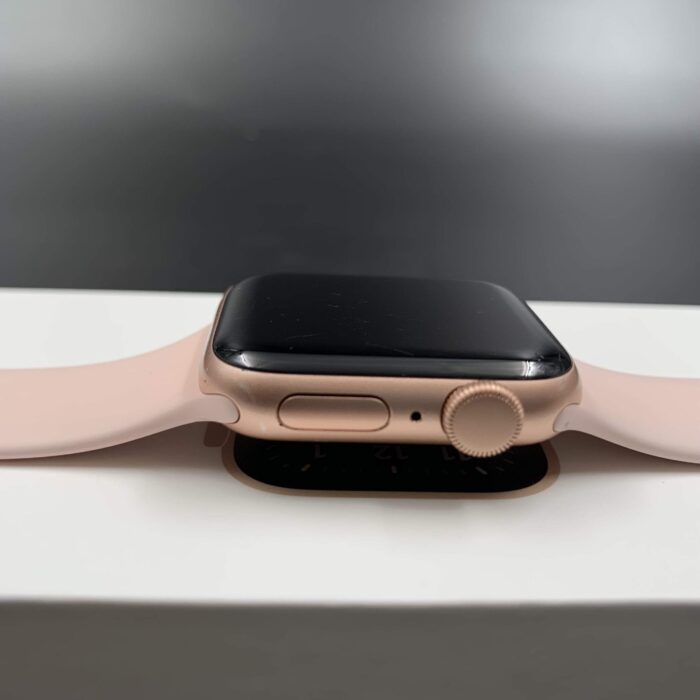Apple Watch Series SE 40mm(Gold, Aluminum,GPS) - Image 6