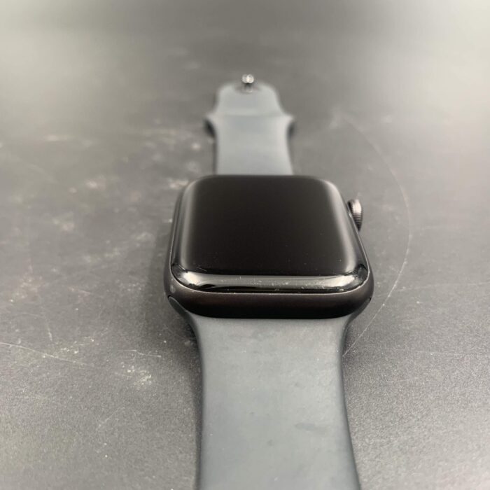 Apple Watch SE 44MM Space Grey - Image 3