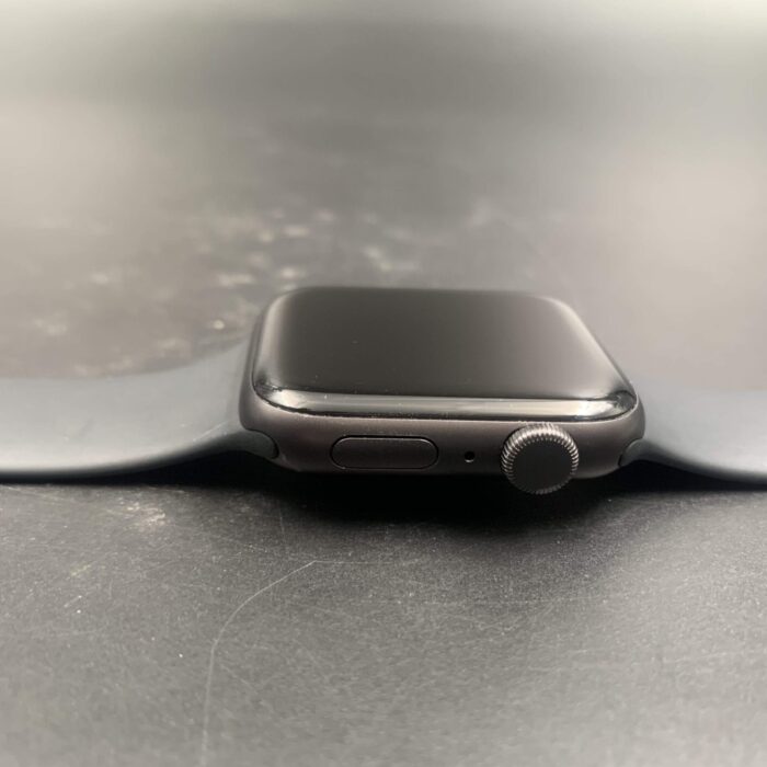 Apple Watch SE 44MM Space Grey - Image 4