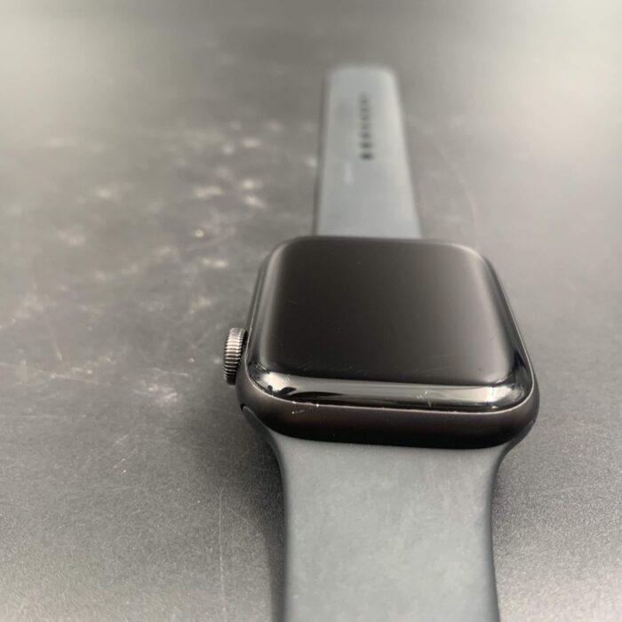 Apple Watch SE 44MM Space Grey - Image 5