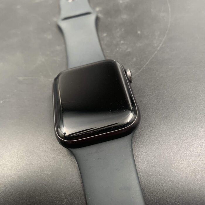 Apple Watch SE 44MM Space Grey - Image 7