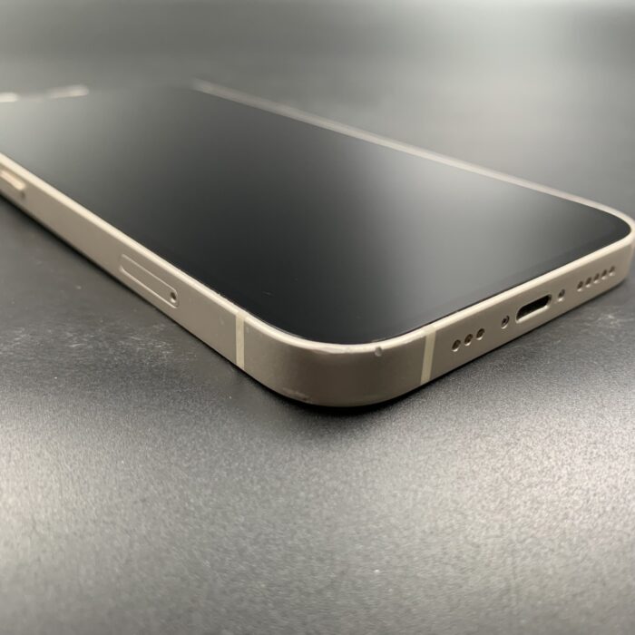 iPhone 13 256GB Starlight - Image 4