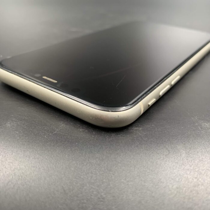 iPhone 11 128GB White(Cracked Screen) - Image 3