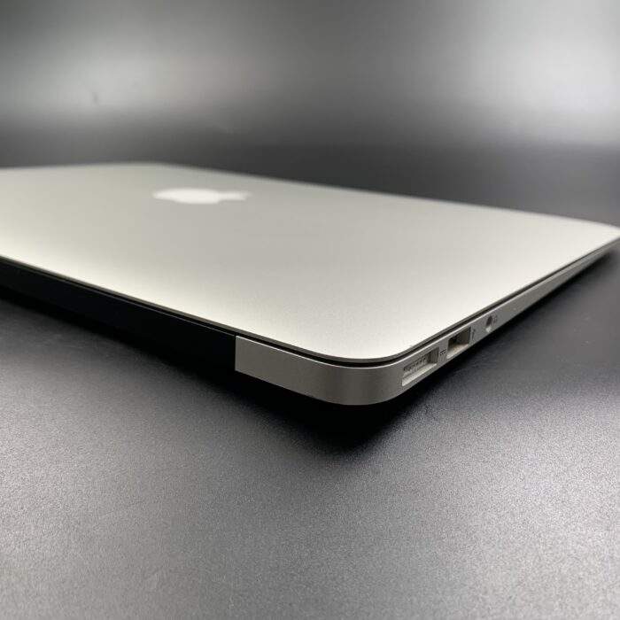 Macbook Air 13" 2017 128GB Silver - Image 5