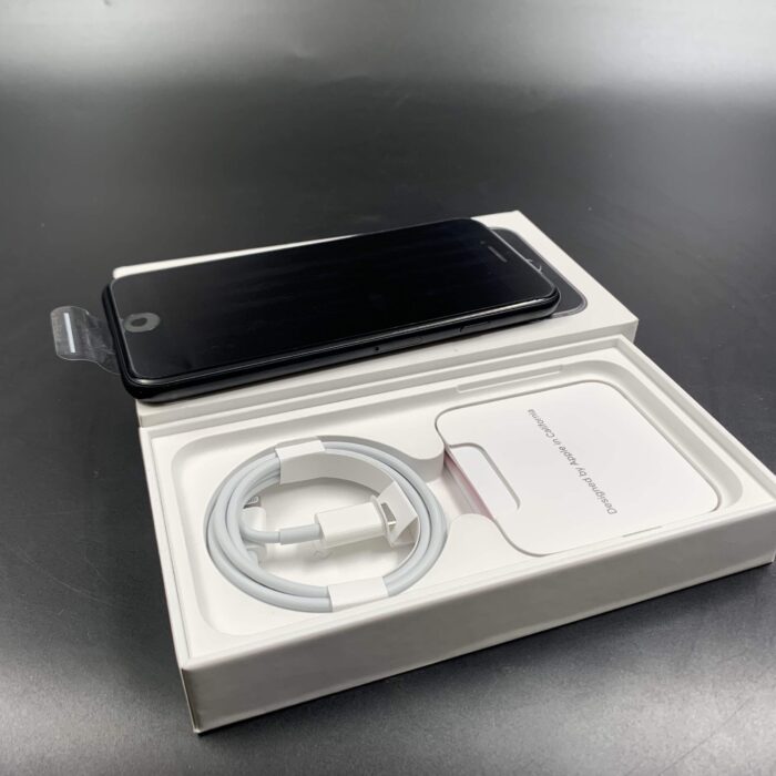 iPhone SE (2nd Gen) 128GB Black (Brand new / open box) - Image 2