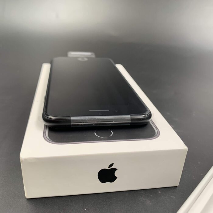 iPhone SE (2nd Gen) 128GB Black (Brand new / open box) - Image 4