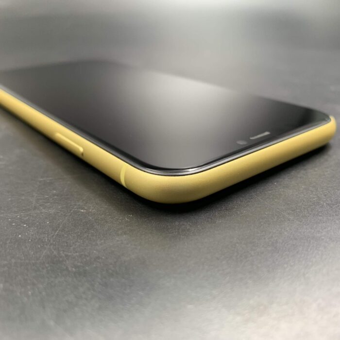 iPhone 11 64GB Yellow - Image 2
