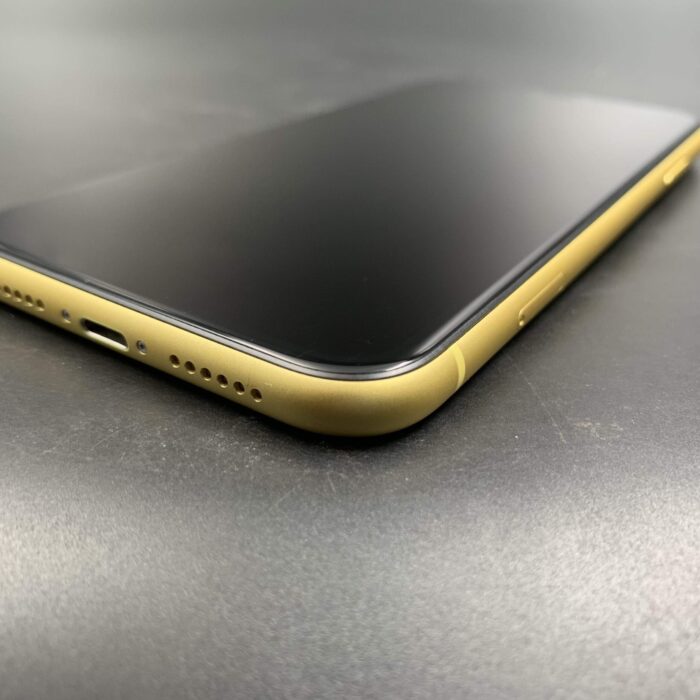 iPhone 11 64GB Yellow - Image 5