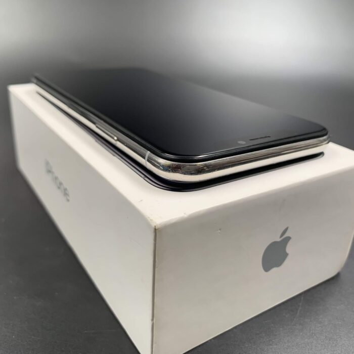 iPhone X 64GB Silver - Image 3