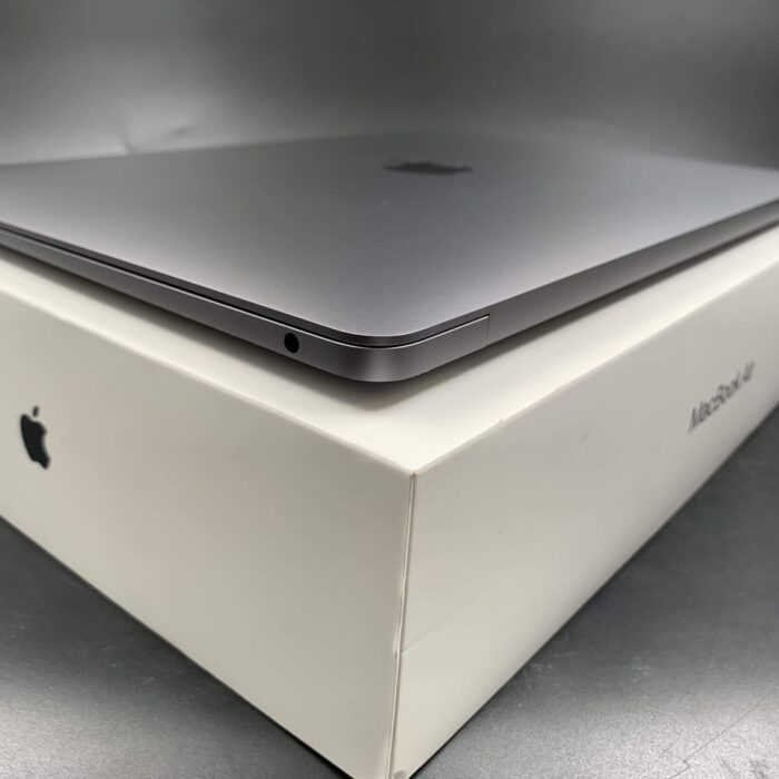 Macbook Air M1 256GB Space Grey - Image 2