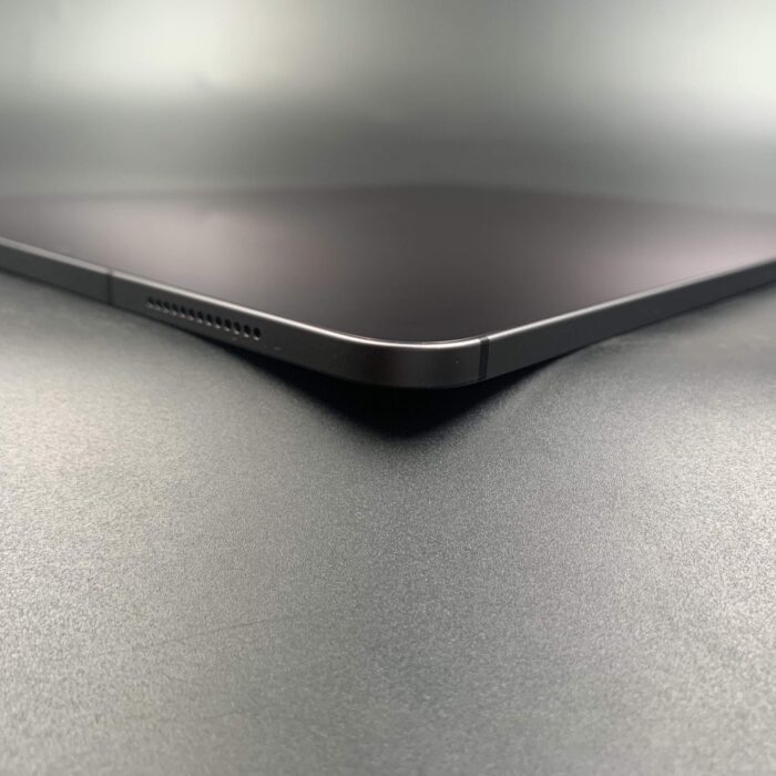 iPad Pro 11-inch 64GB (1st Generation) Wi-Fi + Cellular Space Grey - Image 2