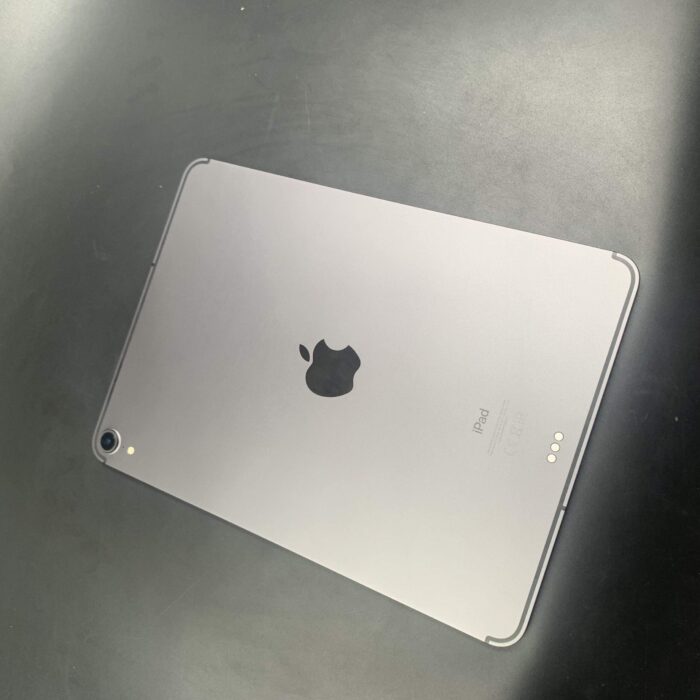 iPad Pro 11-inch 64GB (1st Generation) Wi-Fi + Cellular Space Grey - Image 6