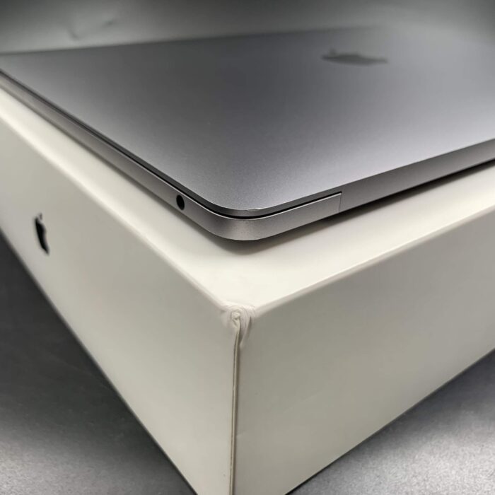 Macbook Pro 13" 2017 Core i5 2.3 Ghz | 8GB Ram | 128GB | Space Grey - Image 4