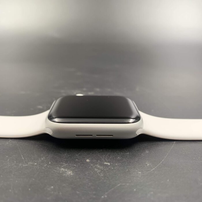 Apple Watch Series 5 44MM Silver GPS - Image 2