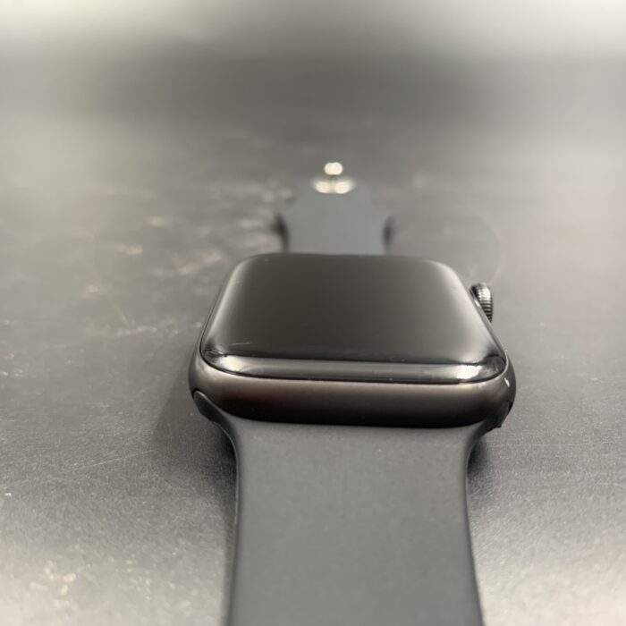 Apple watch Series 5 44MM Space Grey GPS - Image 3
