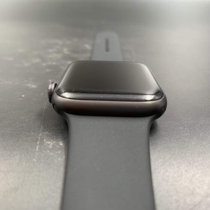 Apple watch Series 5 44MM Space Grey GPS - Image 5
