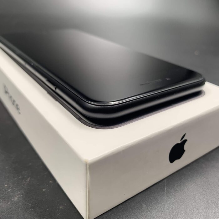 iPhone SE 2020 128GB Black - Image 3