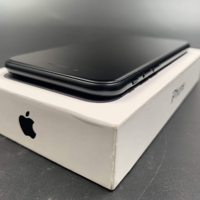 iPhone SE 2020 128GB Black - Image 4