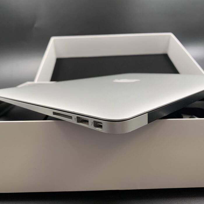 Macbook Air 13" 2017 128GB Silver - Image 4
