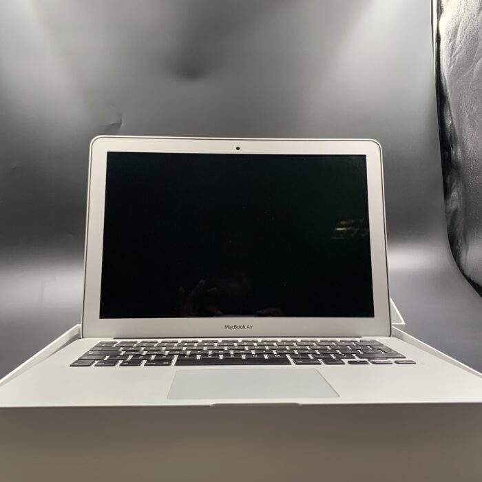 Macbook Air 13" 2017 128GB Silver - Image 6
