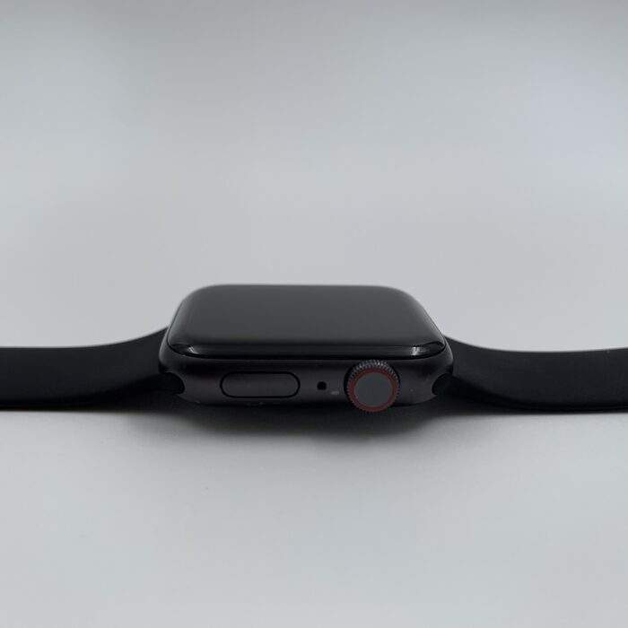 Apple Watch SE (Gen 1) 44MM GPS + Cellular Space Grey - Image 2