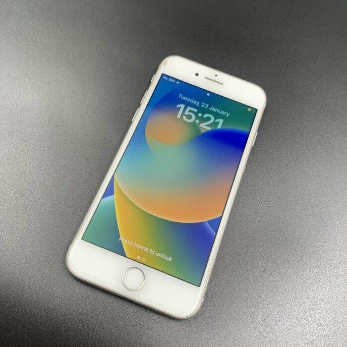 iPhone 8 64GB Silver (Cracked Screen) - Image 7