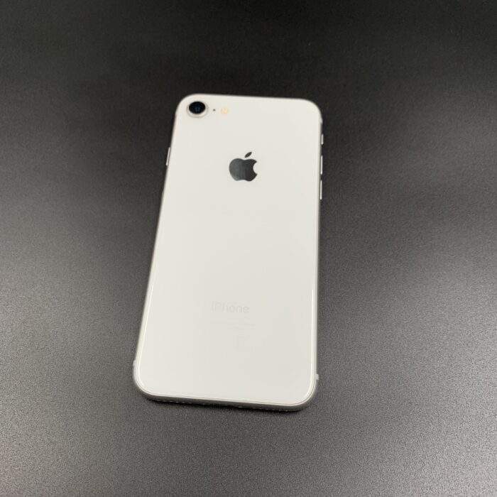 iPhone 8 64GB Silver (Cracked Screen) - Image 8