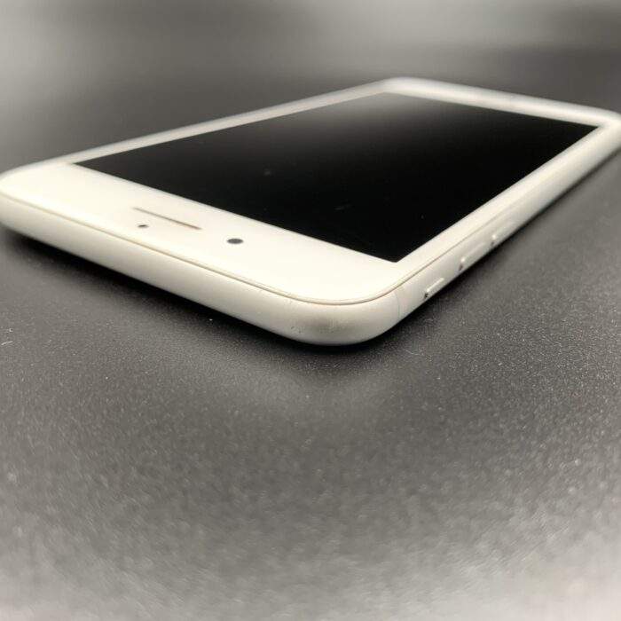 iPhone 7 Plus 128GB Silver - Image 3
