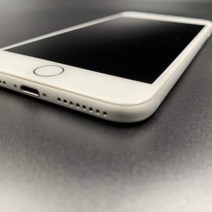 iPhone 7 Plus 128GB Silver - Image 5