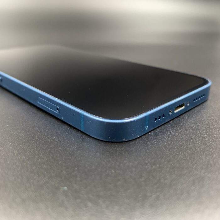 iPhone 13 256GB Blue - Image 4