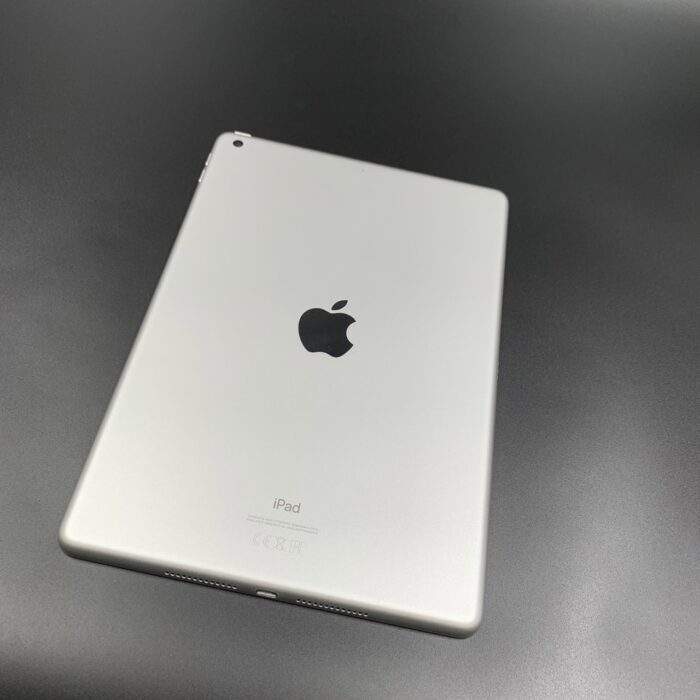 iPad 8th Gen 32GB Silver Wifi - Image 6