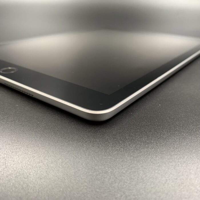 iPad 6th Gen 32GB Space Grey Wifi - Image 5