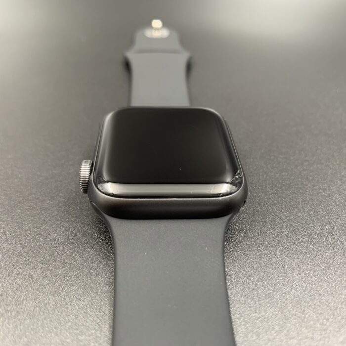 Apple Watch Series 4 40MM Space Grey - Image 3