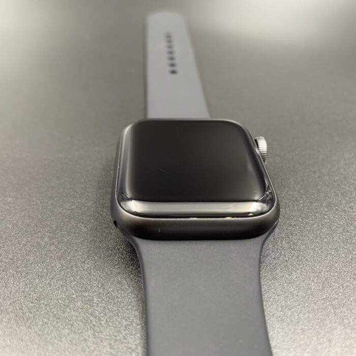 Apple Watch Series 4 40MM Space Grey - Image 5