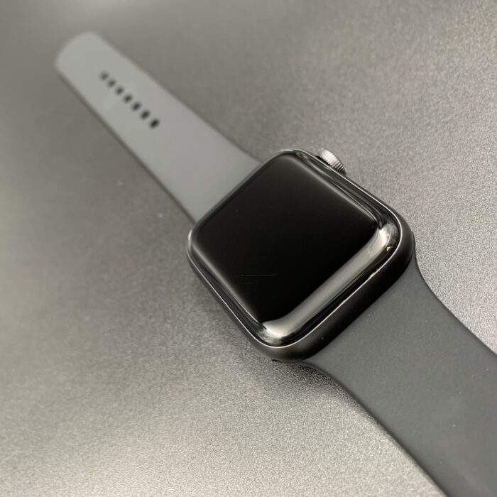Apple Watch Series 4 40MM Space Grey - Image 6