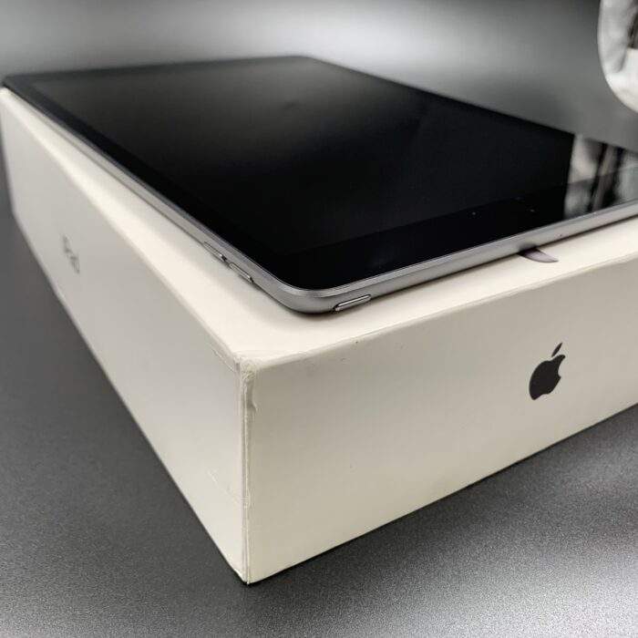 iPad 7th Generation 32GB Wifi Space Grey - Image 2