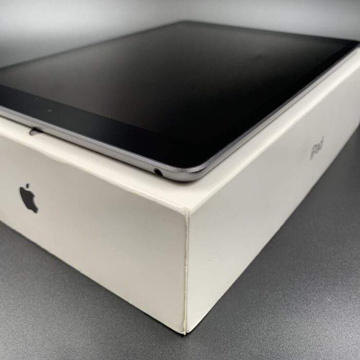 iPad 7th Generation 32GB Wifi Space Grey - Image 3