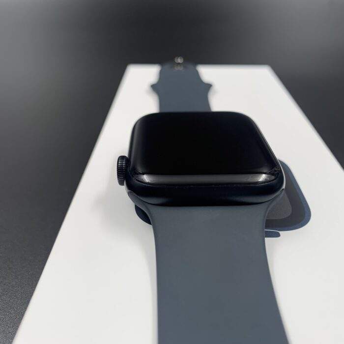 Apple Watch SE (2nd Gen) 44MM GPS Midnight - Image 3
