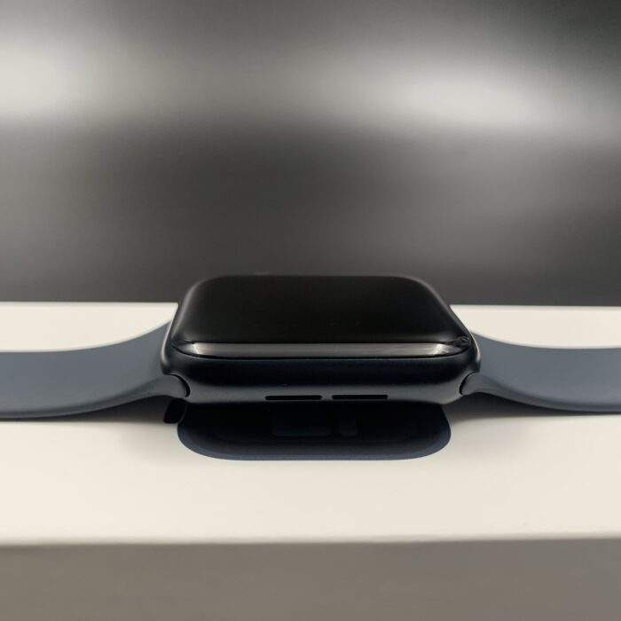 Apple Watch SE (2nd Gen) 44MM GPS Midnight - Image 4