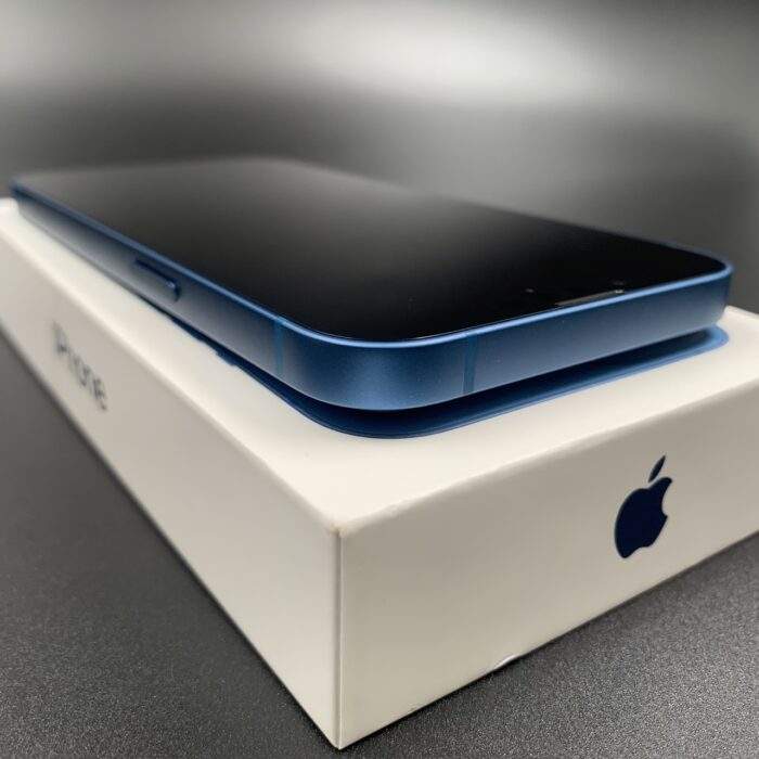 iPhone 13 128GB Blue - Image 3