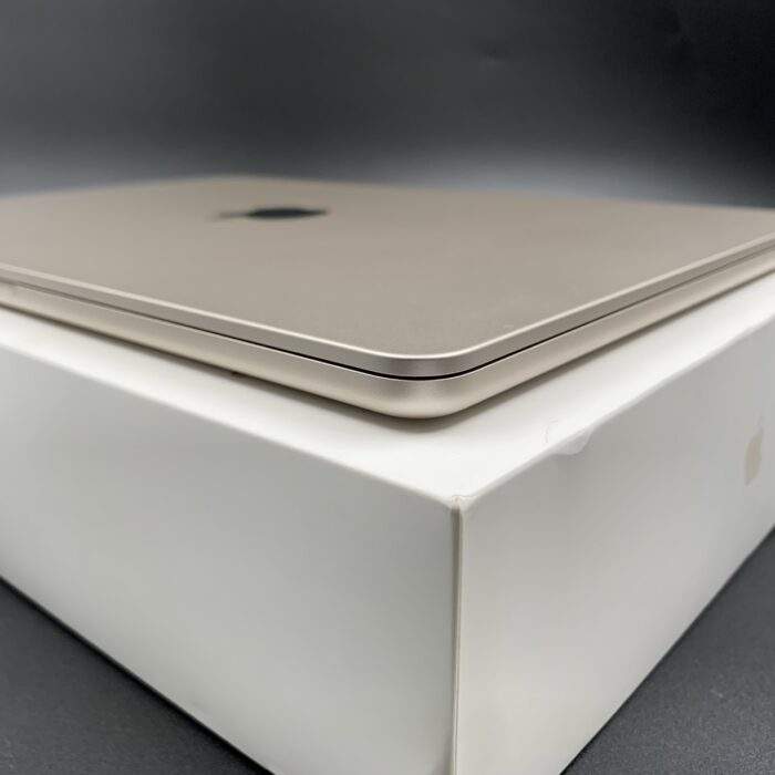 Macbook Air M2 13" 256GB Starlight - Image 2