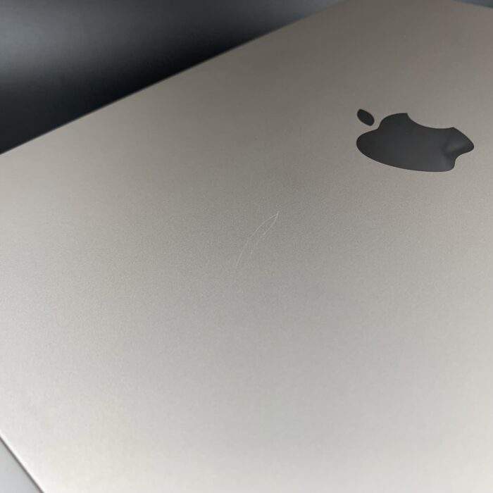 Macbook Air M2 13" 256GB Starlight - Image 4