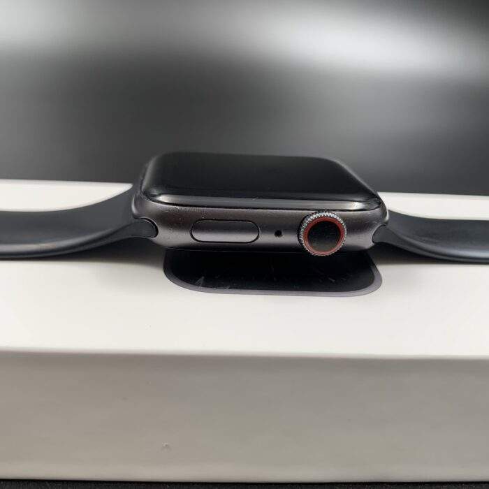 Apple Watch Series 6 44MM GPS+Cellular Space Grey - Image 2