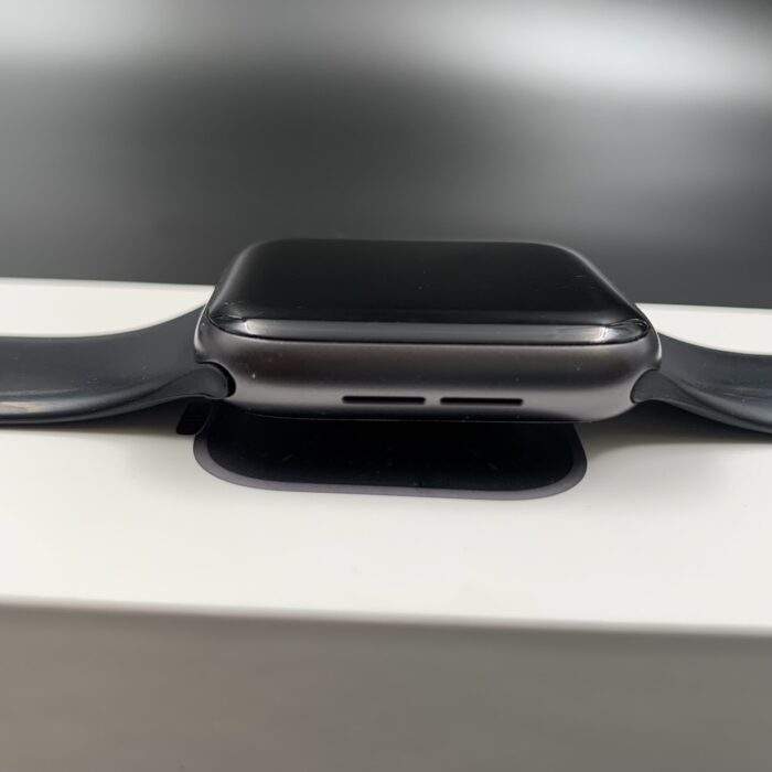 Apple Watch Series 6 44MM GPS+Cellular Space Grey - Image 4