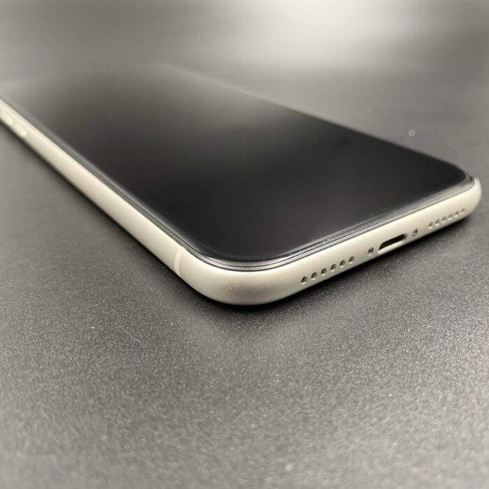 iPhone 11 64GB White - Image 4