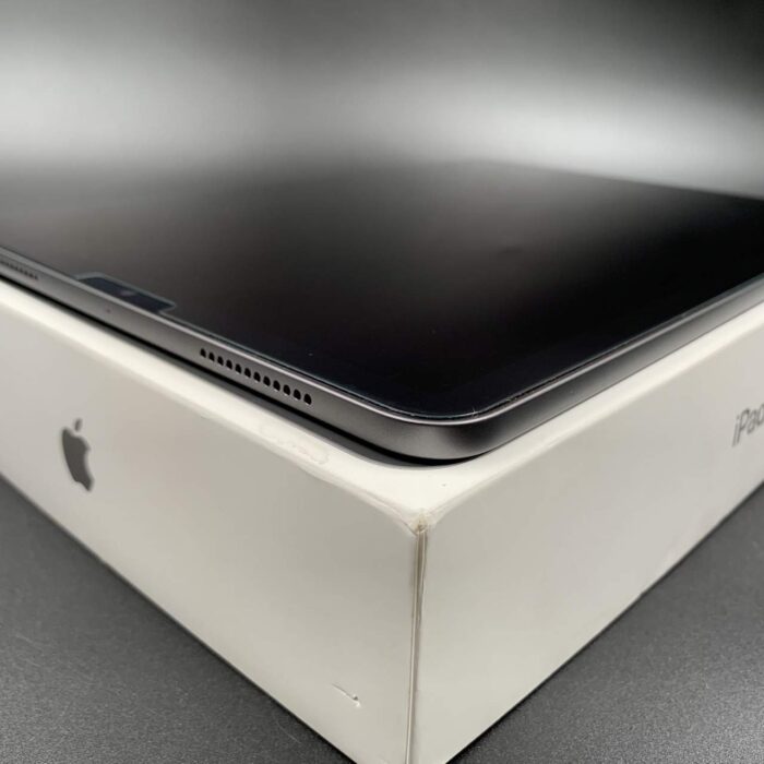 iPad Air 5th Generation 64GB Space Gray - Image 3