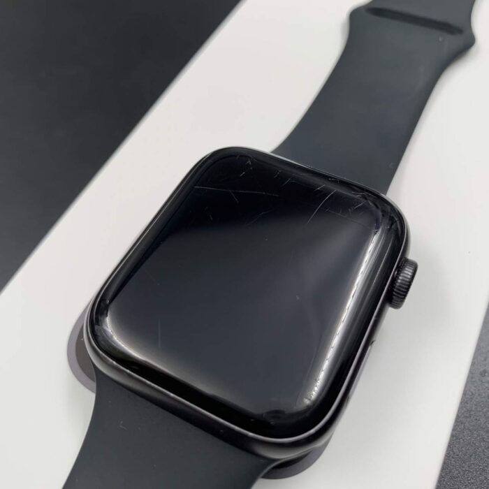Apple Watch SE (Gen 1) 44MM GPS Space Grey - Image 5