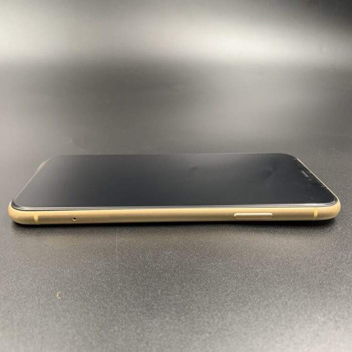 iPhone XR 64GB Yellow (Cracked Back) - Image 2