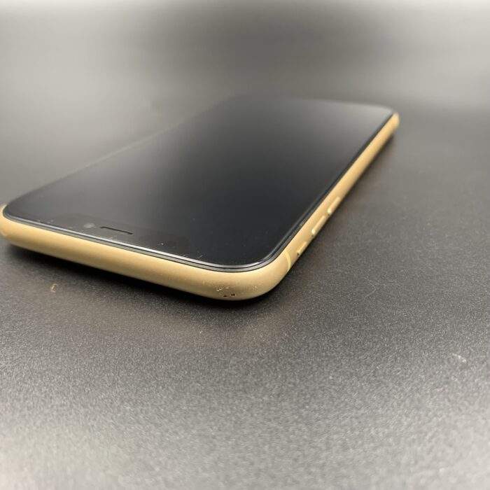 iPhone XR 64GB Yellow (Cracked Back) - Image 4